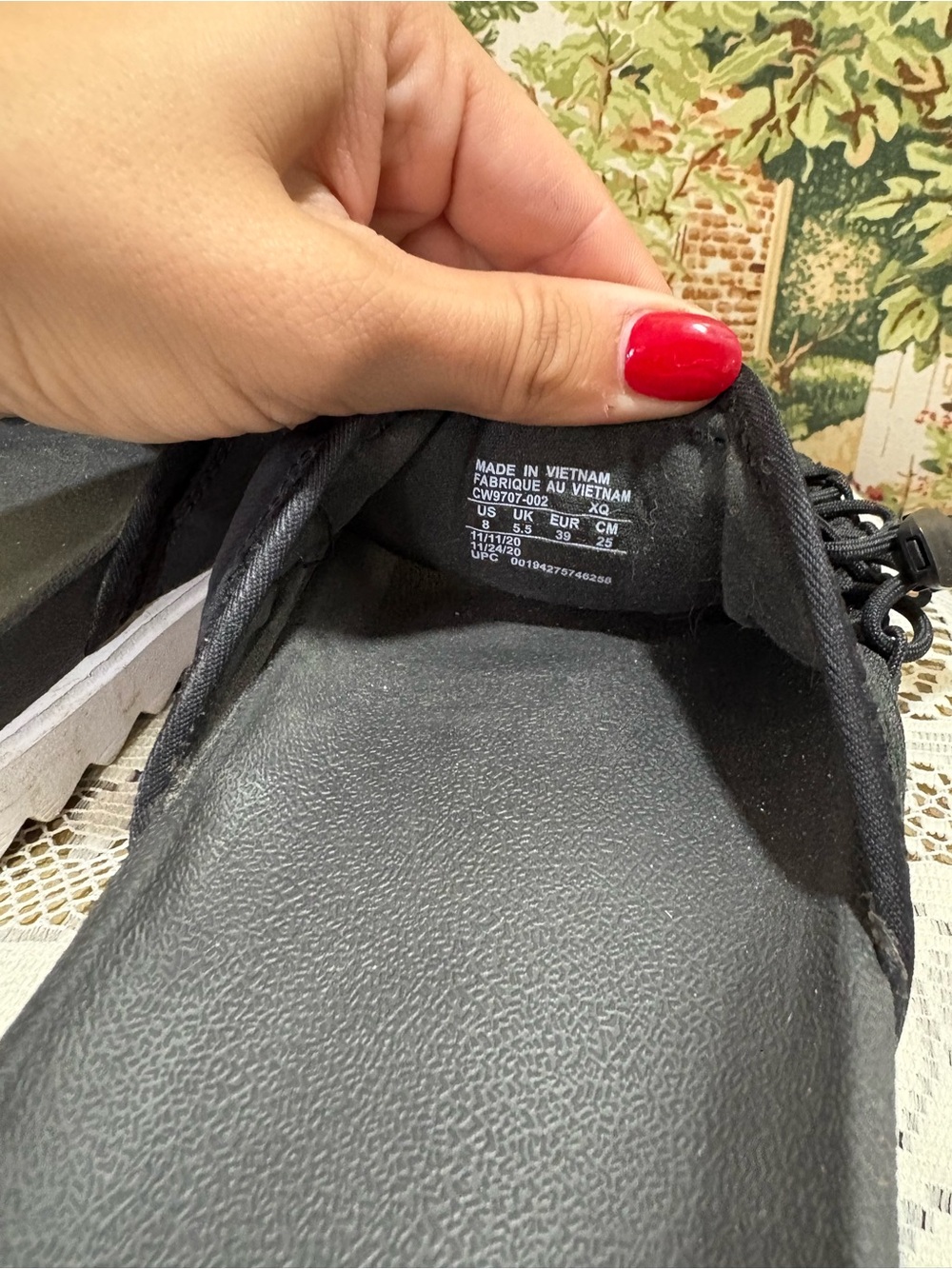 Nike slides - Picture 3 of 3